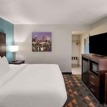 Hotel Clarion Pointe Indianapolis Northeast Castleton Exteriér fotografie