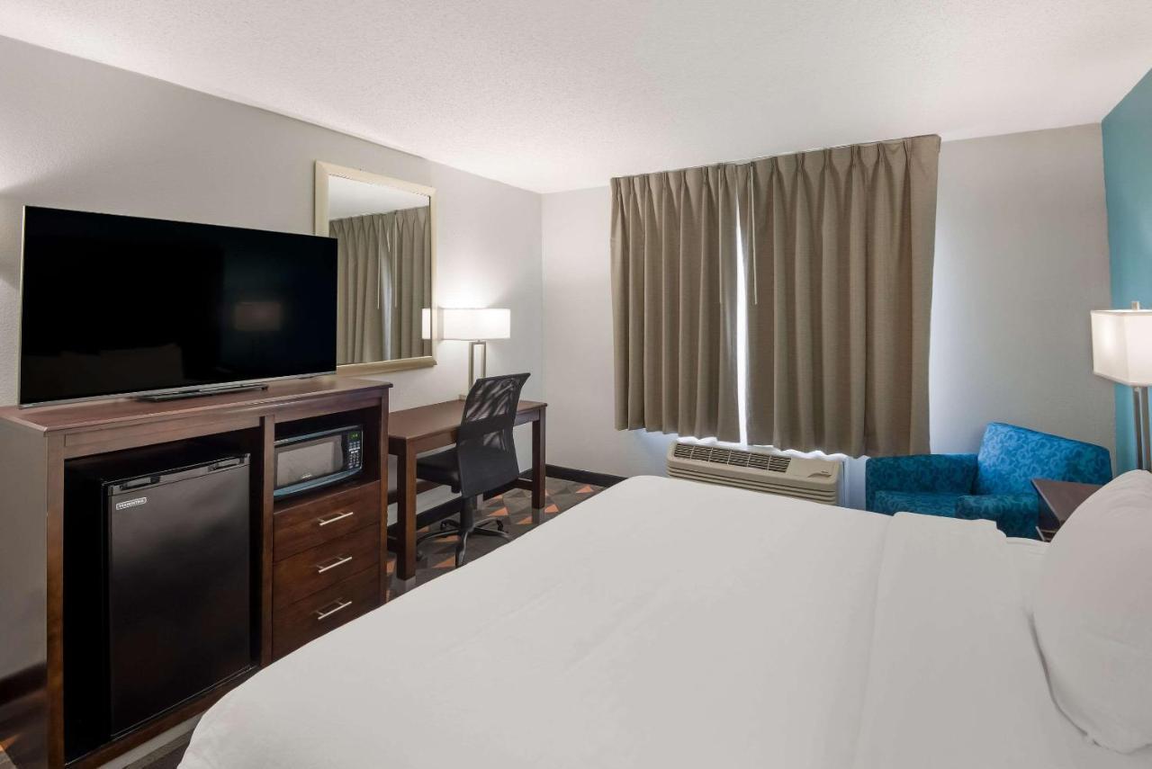 Hotel Clarion Pointe Indianapolis Northeast Castleton Exteriér fotografie