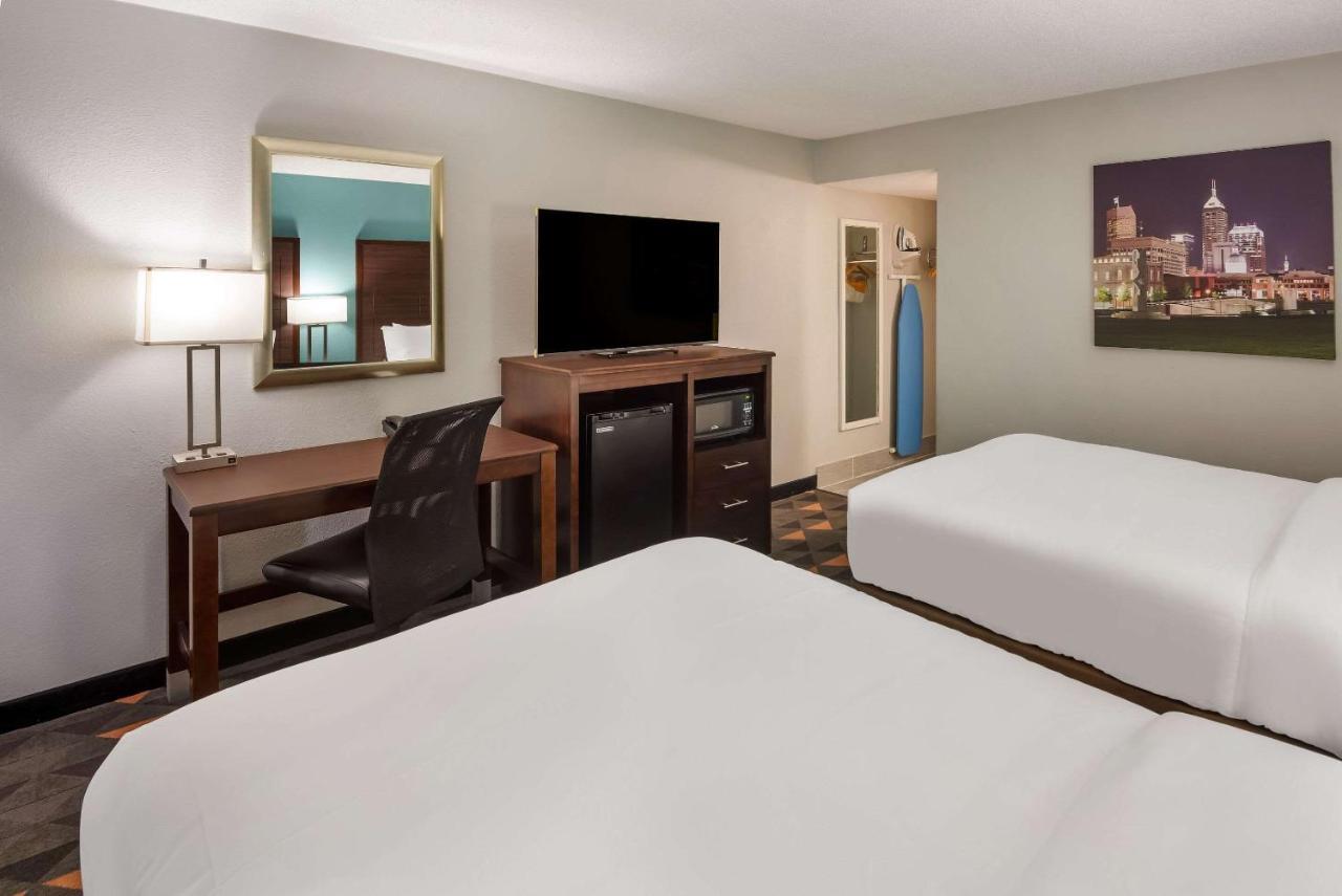 Hotel Clarion Pointe Indianapolis Northeast Castleton Exteriér fotografie