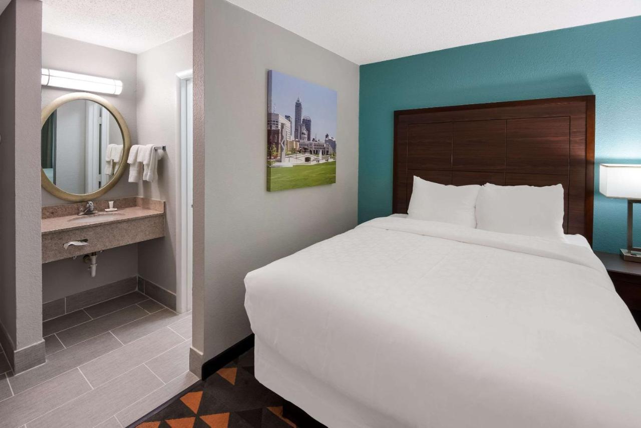 Hotel Clarion Pointe Indianapolis Northeast Castleton Exteriér fotografie