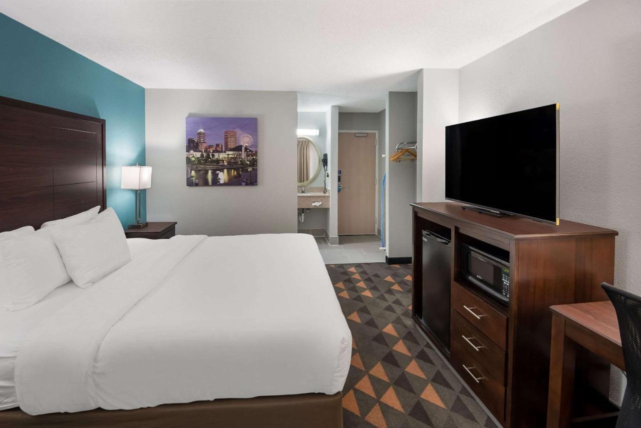 Hotel Clarion Pointe Indianapolis Northeast Castleton Exteriér fotografie